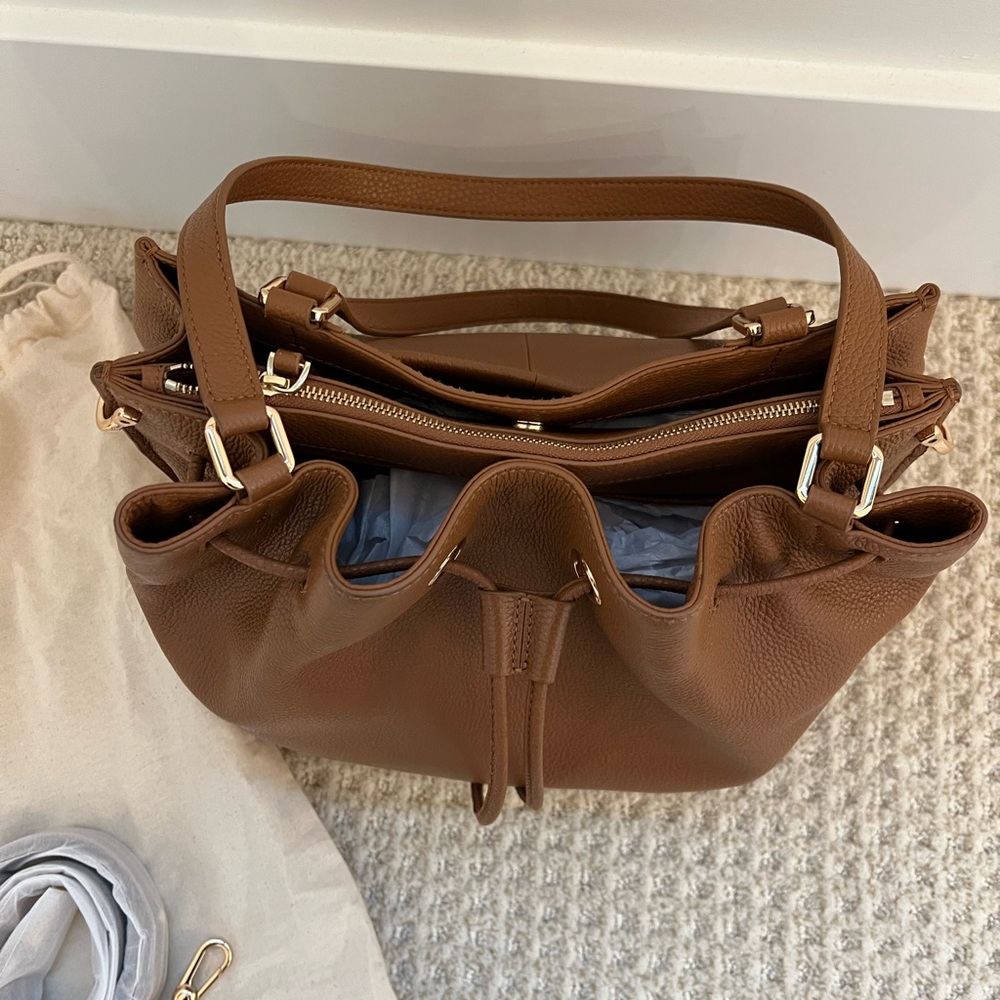 Quince Italian Leather Bucket Bag - Picture 3 of 14